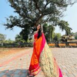 Pooja Sawant Instagram - Seeking blessings 🙏♥️♾️ #कोकण Saree from @paithani___house 🌸 Sindhudurg