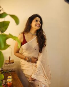 Pooja Sawant Instagram - Magic happenes when you do not give up ♥️ 📸 @shrutisbagwe