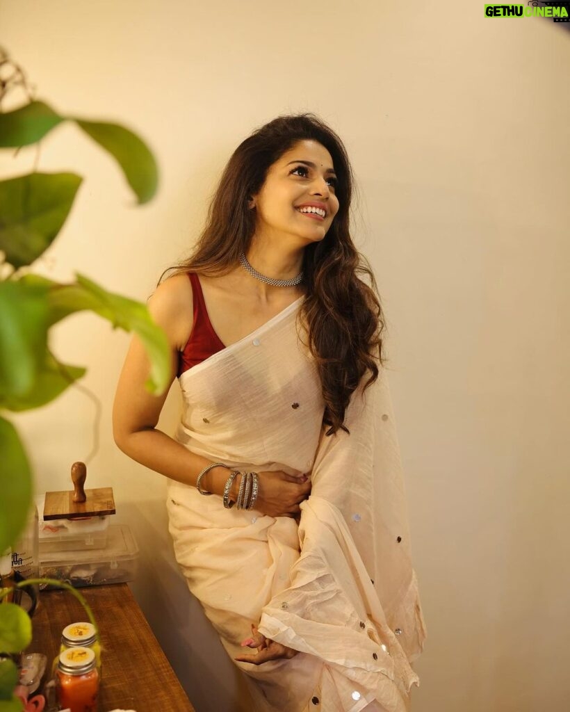 Pooja Sawant Instagram - Magic happenes when you do not give up ♥️ 📸 @shrutisbagwe