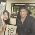 Poonam Kaur Instagram - Delayed celebration of interfaith harmony with Azhar ji - on the eve of Guru Nanak Jayanti - spreading msg of ekonkar - oneness , love and harmony ❤️ #gurunanakdevji #ekonkar #interfaithharmony #mohammedazharuddin @andrew007uk Wishing him a huge win too 💝