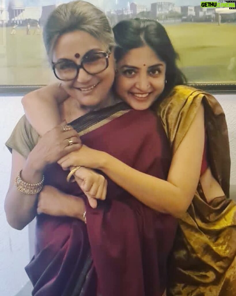 Poonam Kaur Instagram - SHE SAID TAKE CARE OF YOUR HEALTH FIRST Grace , Intellect , Compassion - so passionate after having such amazing career and successful life ,her energies amazed me , when I asked about her film ‘ The Rapist’ - she said ‘it is my quest about life’- legend Aparna Sen ji 💕🙏- #aparnasen , @Andrew007Uk #lifelessons
