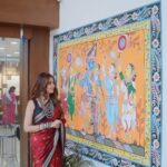 Poonam Mishra Instagram - “🪆✨ Durga Puja vibes are in the air, and so is the excitement of shopping for exquisite treasures! 🛍️💃 @utkalikaofficial’s online store (www.utkalikaOdisha.com) and Utkalika Artisan Mega-showroom ( Near Esplanade, Rasulgarh, Bhubaneswar) is where I found my must-haves for this festive season, and they’re currently running an amazing Durga Puja Offer that you don’t want to miss! From traditional attire to home decor, their handcrafted collection is a true reflection of Odisha’s cultural richness. 🏡🎉 Embrace the festive spirit and shop your heart out! 🛒💖 #DurgaPujaShopping #Utkalika #HandloomLive #Handicraft #Home decor