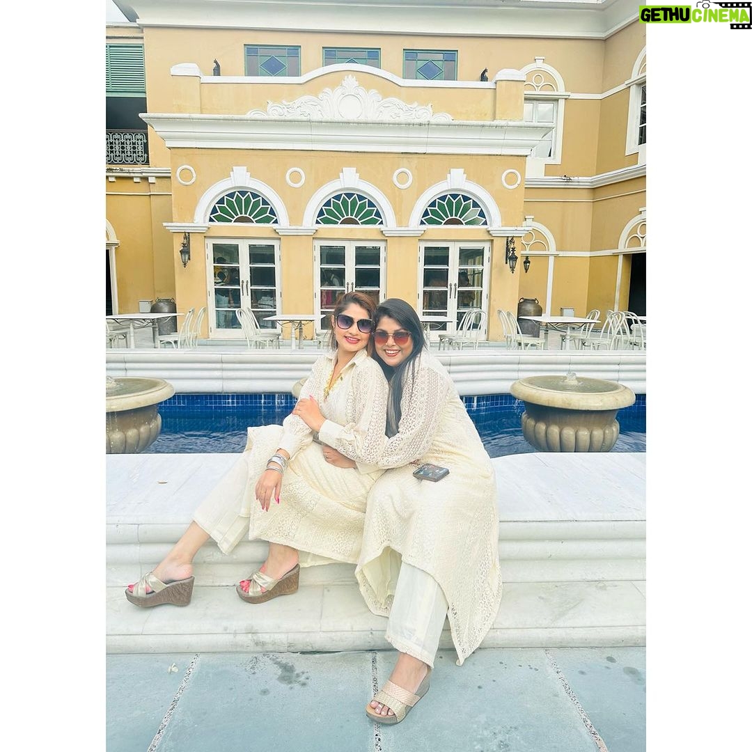 Poonam Mishra Instagram - Happiest Birthday to the angel in my life, yes she is truly one… thank you god for blessing me with a friend, sister like her I couldnt have asked for anything better than you in my life… through thick and thins ups and downs lows and highs…forever ❤️ ⚫️