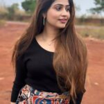 Poonam Mishra Instagram - Moving towards 2024 with lots of lessons…🩷❤️