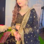 Poonam Mishra Instagram - I just love this song….❤️❤️❤️ & this look of mine…. Let me know if you like this look in the comments section below…☺️☺️ Mua @u_bonita_by_swikrutee_ 😘❤️🥰