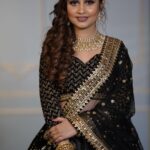 Poonam Mishra Instagram - Light a lamp of love! Blast a chain of sorrow! Shoot a rocket of prosperity! Wait, you are forgetting something! Give a like and throw a comment on the Diwali look! Breathe, y’all! Just another day of being a Pataka! #diwalilook❤️#diwalilook2k23#trendingreels#trendingsongs#trendingnow#reelsinstagram#reelsindia#reelsvideo#reelitfeelit #reelkarofeelkaro#reelsviral#makeupreel#makeupartist#makeupartistbhubaneswar#makeupartistworldwide#makeupbyubonita#ubonitareels#poonammishraofficial#poonammishraofficialreels Bhubaneswar, India
