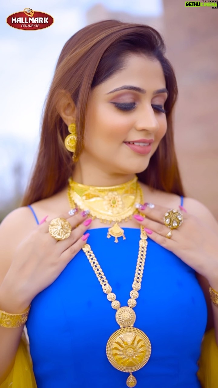 Poonam Mishra Instagram - Celebrate Diwali in style with Hallmark ornaments exclusive Dhanteras offer! β¨π π Get ready to dazzle with our stunning collection of Gold, Silver, and Diamond jewelry. π Unbelievable discounts and special Diwali pricing. π Choose from a wide range of designs to suit your style. π Add a touch of elegance to your festivities with Hallmarkβs exquisite ornaments. Donβt miss out on this golden opportunity! Visit us today and light up your Diwali with the brilliance of Hallmark Jewellery. πβ¨ #DiwaliWithHallmark #FestiveSparkle #diwalijewels Mua @u_bonita_by_swikrutee_ π₯°π©·