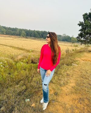 Poonam Mishra Instagram - Jobs fill your pocket, but adventures fill your soul.
And I have job that fill my soul.

#ilovemylife #travel #newplacestoexplore