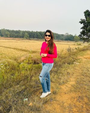 Poonam Mishra Instagram - Jobs fill your pocket, but adventures fill your soul.
And I have job that fill my soul.

#ilovemylife #travel #newplacestoexplore