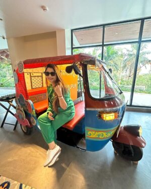 Poonam Mishra Instagram - Traveling is the best way to feed the soul and expand the mind…..
🧤🧣🎅🧦