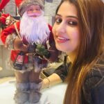 Poonam Mishra Instagram – Hello Santa🎅….

It’s beginning to look a lot like Christmas🎄🎁