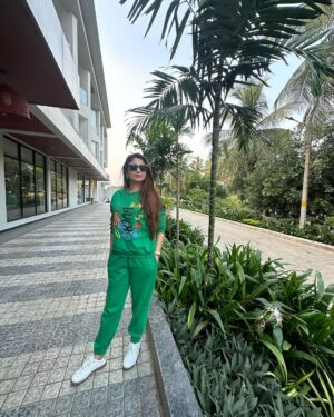 Poonam Mishra Instagram - Traveling is the best way to feed the soul and expand the mind…..
🧤🧣🎅🧦