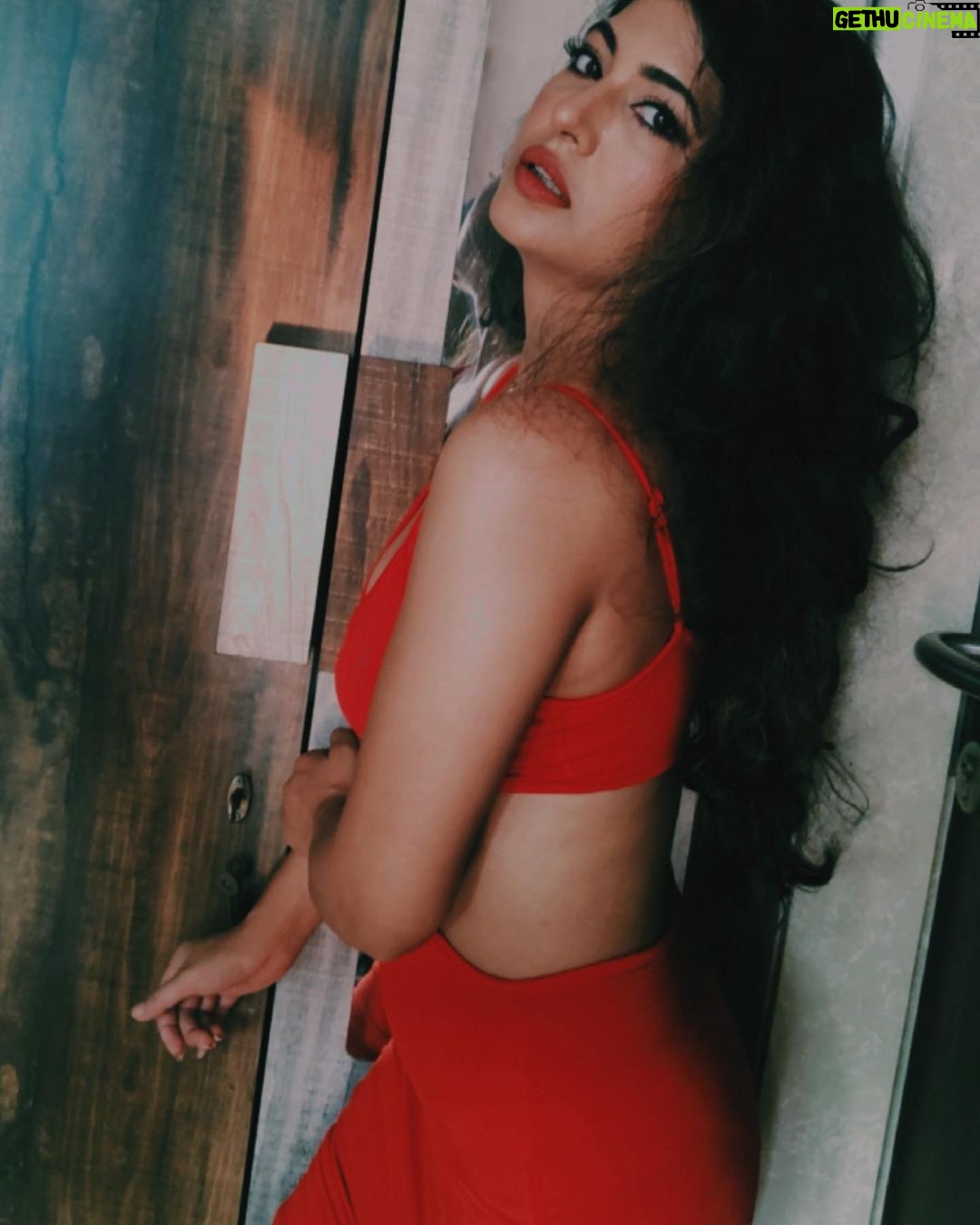 Poonam Rajput - 20.8K Likes - Ladies and gentlemen her! ❤️🔥