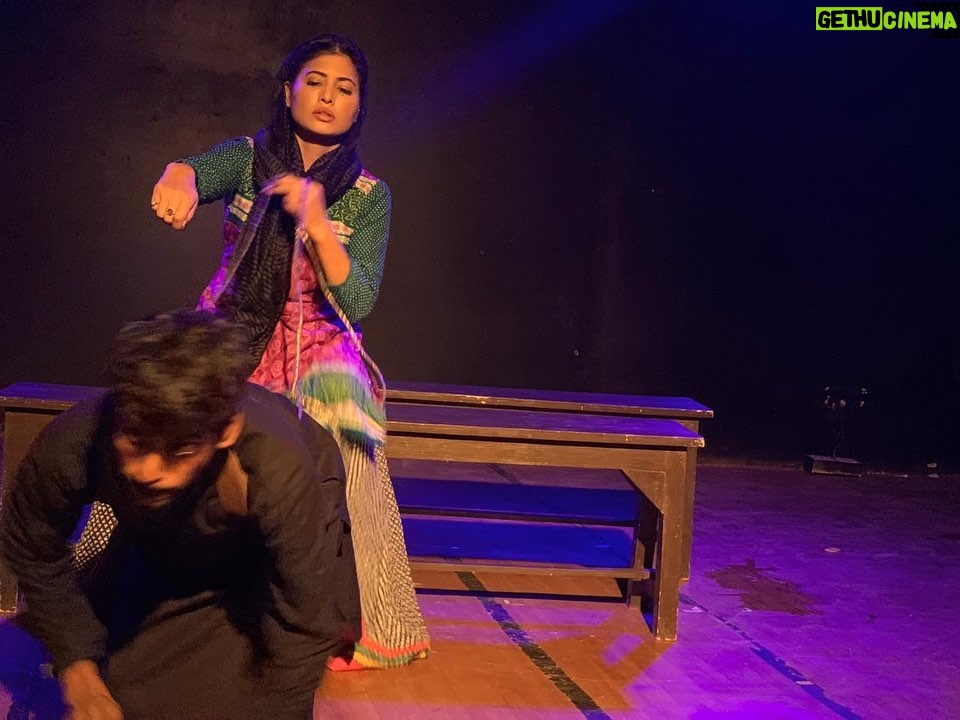 Poonam Rajput Instagram - I miss my theatre plays! 🙃 #mantokiauratein ❤️ @asmita.theatre @kuldeep.yadav.5059601 @arvindgaur_ @vishallrathore #asmitatheatre #plays #actorlife #theatre #drama #vedafactoryartstudio #instamood