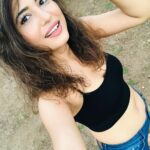 Poonam Rajput Instagram - Happy Sunday! 🎶❤️