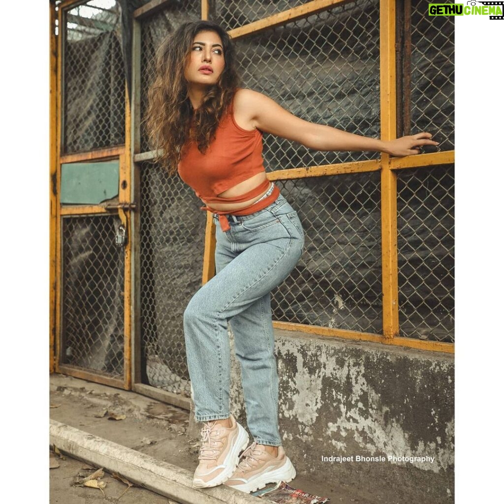 Poonam Rajput Instagram - All our dreams can come true, if we have the courage to pursue them. Thank you @meeamifashion for this amazing outfit. Just loved it the way it looks. Do check out their amazing collection now! PC - @ibphotography27 #OutFit #OOTD #picoftheday #photooftheday #photoshoot #fashion #meeamifashion
