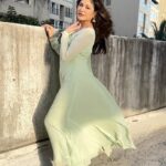 Poonam Rajput Instagram – Wind touch my hair,
And my heart touch the beat.💨🍃🌸😊