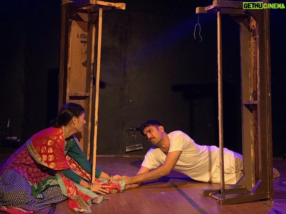 Poonam Rajput Instagram - I miss my theatre plays! 🙃 #mantokiauratein ❤️ @asmita.theatre @kuldeep.yadav.5059601 @arvindgaur_ @vishallrathore #asmitatheatre #plays #actorlife #theatre #drama #vedafactoryartstudio #instamood
