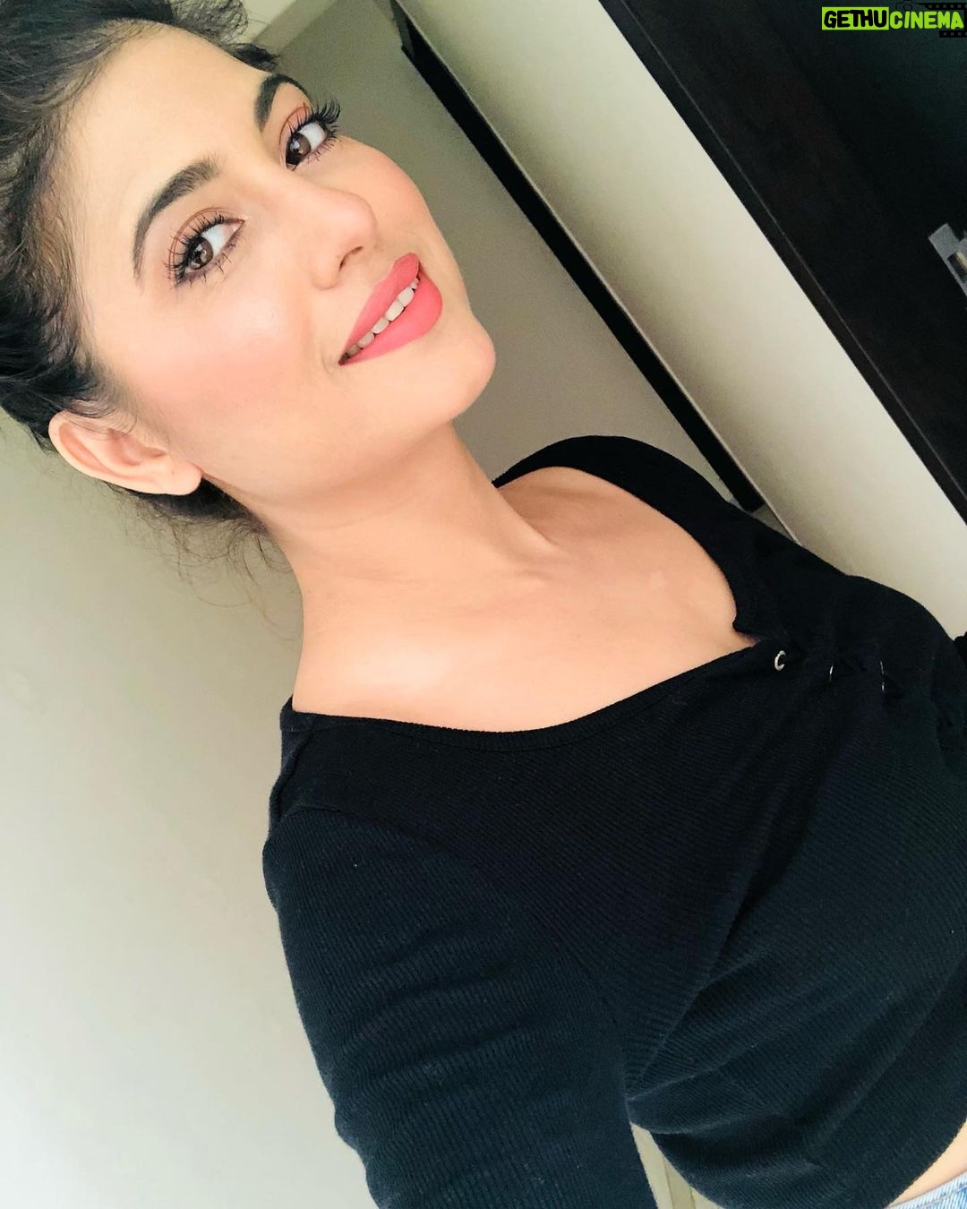 Poonam Rajput Instagram - I love my skin! ❤️