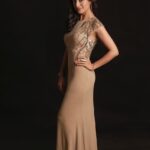 Poonam Rajput Instagram - One prominent learning I've got being in show biz is - You should be able to own the room once you enter it. I know Diwali is now over but I really wanted to get into this lovely dress 😛 #PoonamRajput #PoonamRajputOfficial #ActorPoonam #ActressPoonam #IndianActor #IndianActress #Posing #Instagram #IG Mumbai