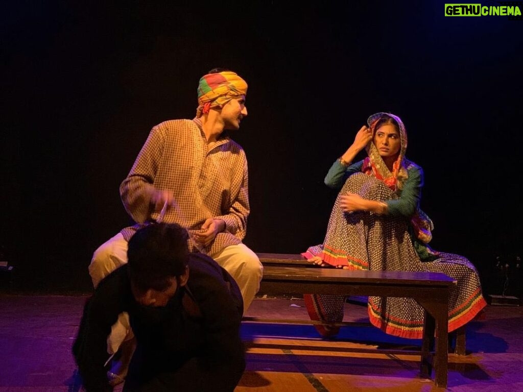 Poonam Rajput Instagram - Play “manto ki aurten!” @asmita.theatre directed by @arvindgaur_ #theatreplay #mantokiauratein #actorslife #bollywood #india