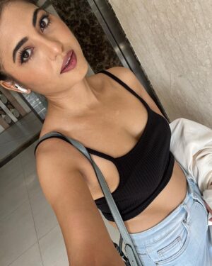 Poonam Rajput Instagram - Haye garmi! 🔥