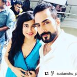 Poonam Rajput Instagram – #Repost @sudanshu_pandey with @get_repost・・・Yet another shoot comes to an endWith dis talented young actor @r_poonam … Wish u good luck…! #shortfilm #bollywood #actor #singer #actorsinger #aslipandey #sudhanshupandey #pose #selfie #instagood Jai Mahakaal 🙏🙏🙏 Thank you sir for your kind words.❤️👌💐💕🌟🤗😍
