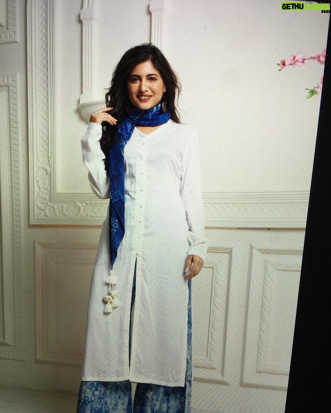Poonam Rajput Instagram - Shooting is always fun 😊#shootmode #enjoying #happy #excited #newpeople #bollywood #india #staytuned Malad