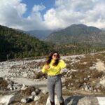 Poonam Rajput Instagram – 💛💛💛 

#ootd #ootdfashion #himachalpradesh #travel #palampur