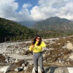 Poonam Rajput Instagram - 💛💛💛 #ootd #ootdfashion #himachalpradesh #travel #palampur