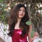 Poonam Rajput Instagram - लफ्ज़ तो करेंगे इशारा जाने का, तुम आंखें पढ़ लेना ओर रूक जाना !