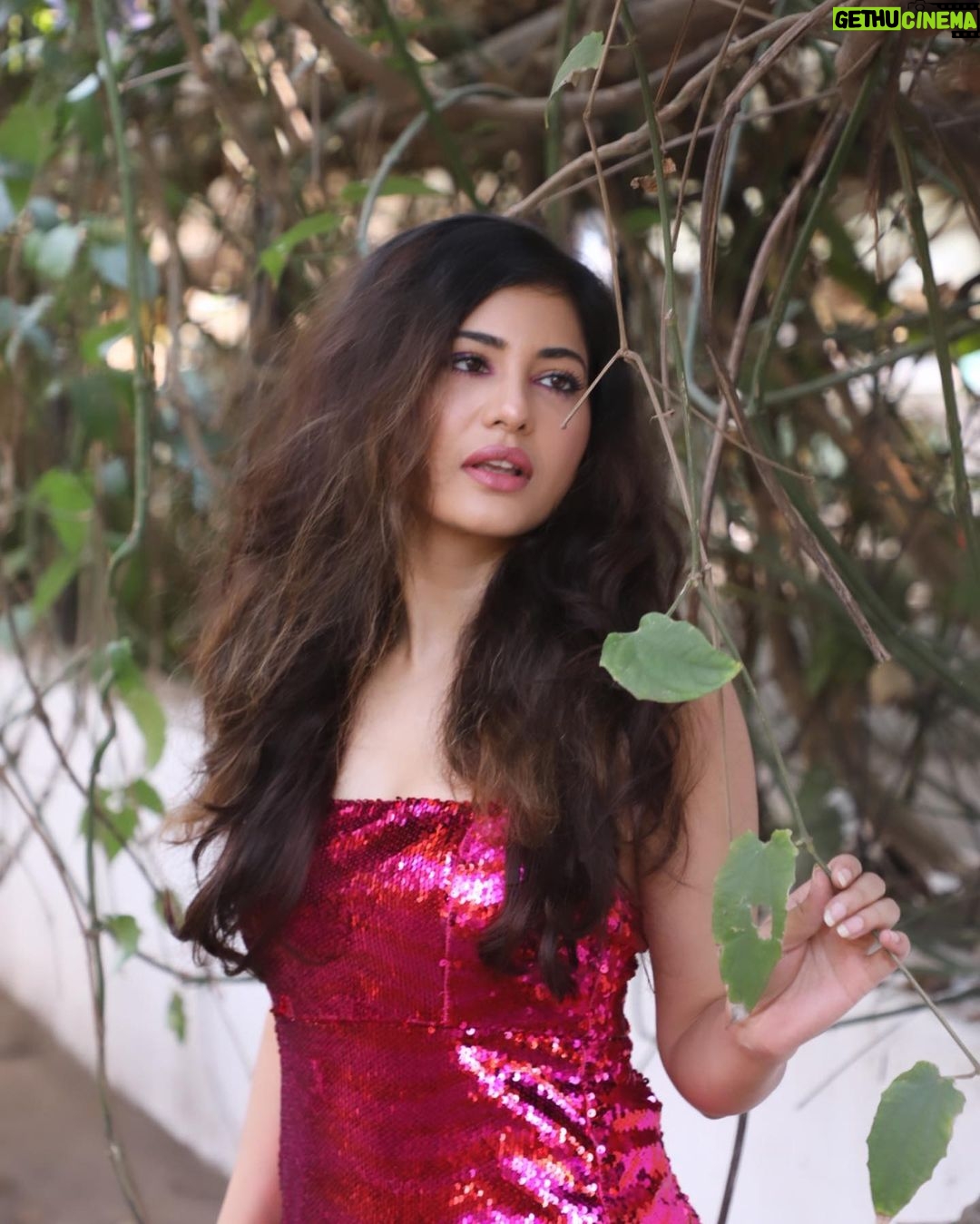 Poonam Rajput Instagram - लफ्ज़ तो करेंगे इशारा जाने का, तुम आंखें पढ़ लेना ओर रूक जाना !
