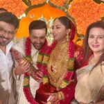 Poornima Bhagyaraj Instagram - At the wedding of @karthika_nair9 and Rohit @radhanair_r happy and glowing . An occasion to meet our gang of friends.. the couple looked so beautiful ❤️❤️❤️