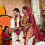 Poornima Bhagyaraj Instagram - At the wedding of @karthika_nair9 and Rohit @radhanair_r happy and glowing . An occasion to meet our gang of friends.. the couple looked so beautiful ❤️❤️❤️