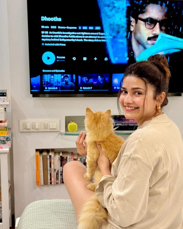 Prachi Deasi Instagram - My weekend binge watch plan is sorted #Dhootha on @primevideoin 🎪🎈🤍🐾 @thisisvikramkumar We are all yours now, have you watched it yet?