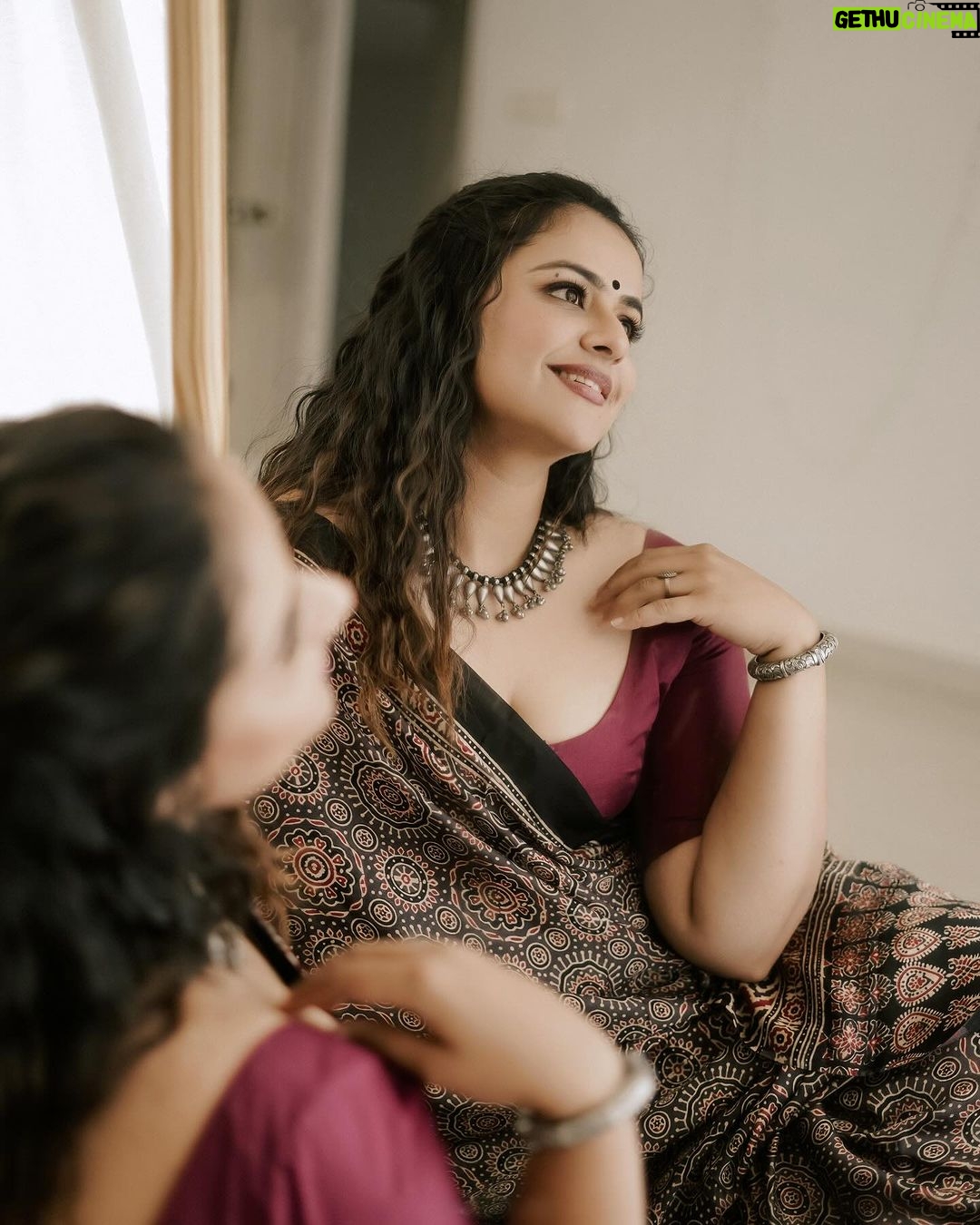 Prachi Tehlan Instagram - When the Mallu in me dominates me ππ
Styling @styyledbyjoe saree @byhand.in Jewellery @titli.flutteringwings Makeup and hair @makeup_by_shibinantony Shot by @akin_paduva_Phoyography Kochi, India