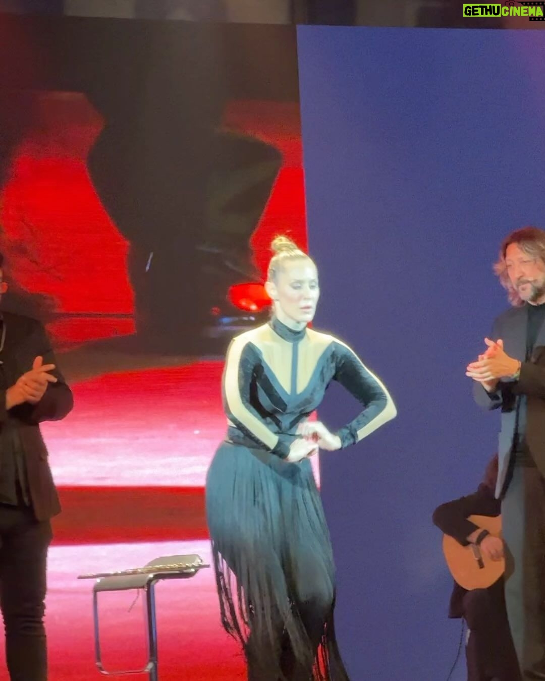 Prachi Tehlan Instagram - Swipe left to see the beauty perform 😍 What an evening with my favourite @siudygarrido ❤️ What a spectacular performance and such an amazing team and adorable couple ❤️ You have India’s heart 💓 #siudygarrido #flamencodancer Delhi, India