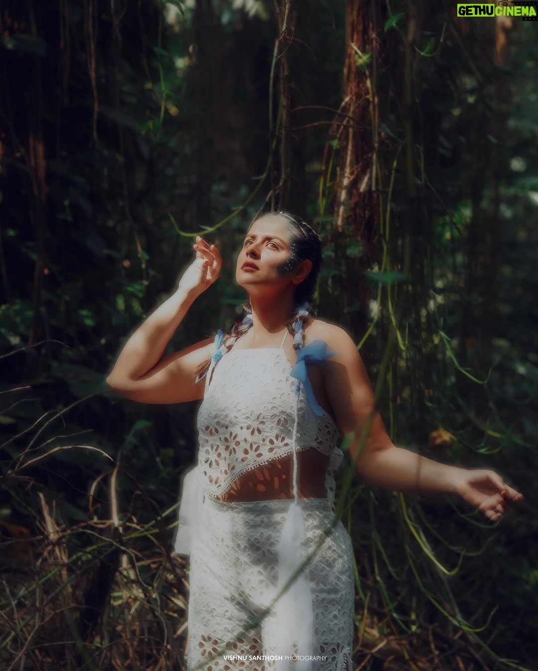 Prachi Tehlan Instagram - KOMOREBI The scattered light in me like the sunlight shines through trees. ☀️ 🌳 Photography : @_viishnu_santhosh Concept & creative direction : @diljinkrishna Makeup : @manjucalluna Retouch : @anandu.sadanand Photography Team : @afrithhussain Wearing @fxmlondonofficial #fashion #conceptshoot #styleicon Kochi, India