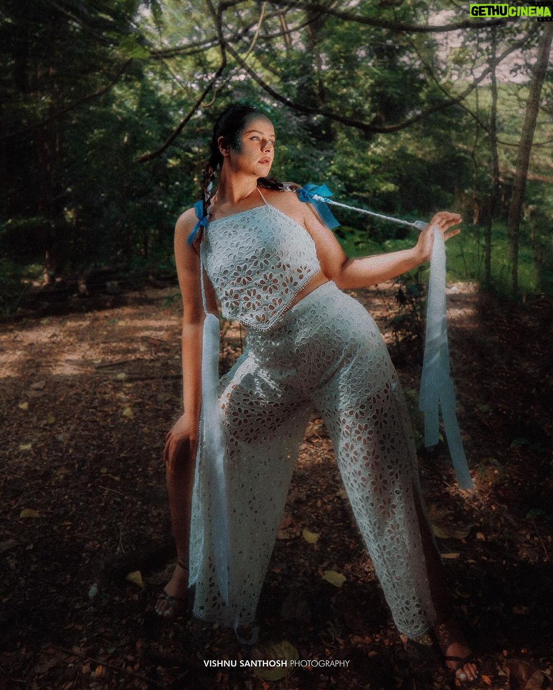 Prachi Tehlan Instagram - KOMOREBI The scattered light in me like the sunlight shines through trees. ☀️ 🌳 Photography : @_viishnu_santhosh Concept & creative direction : @diljinkrishna Makeup : @manjucalluna Retouch : @anandu.sadanand Photography Team : @afrithhussain Wearing @fxmlondonofficial #fashion #conceptshoot #styleicon Kochi, India