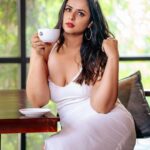 Prachi Tehlan Instagram - CLICKED BY: @rbraymond_photography DOP: @jyothishkaviraj_dop ASSISTANT: @mr.akhi_ ACCESSORIES: @aldo_shoes FOOTWEAR: @aldo_shoes Goggles: @versace MUAH: @rajeshkodungallurmakeupstudio Assistant MUAH: @_ary___a_am_mu__z Location: @wildbuffscoffee Raymond Films