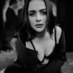 Prachi Tehlan Instagram - 🖤 @richard_antony_redcloud @prachitehlan @jishadshamsudeen @cinematographer_jibin_dev Kochi, India