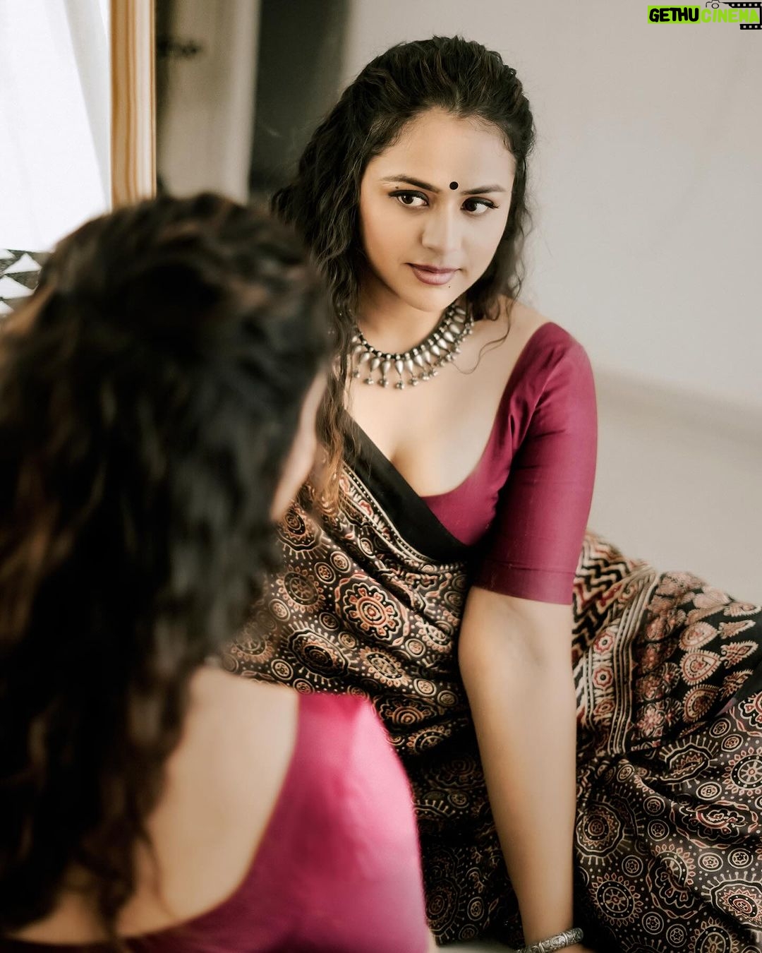 Prachi Tehlan Instagram - When the Mallu in me dominates me ππ
Styling @styyledbyjoe saree @byhand.in Jewellery @titli.flutteringwings Makeup and hair @makeup_by_shibinantony Shot by @akin_paduva_Phoyography Kochi, India