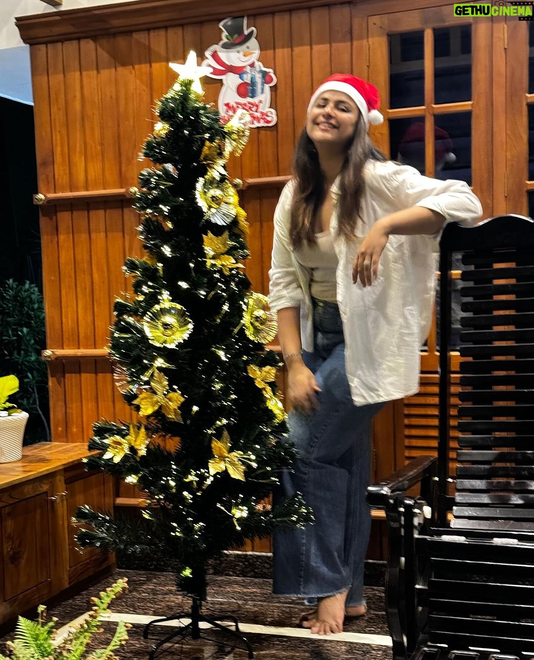 Prachi Tehlan Instagram - 🎄❤️ Merry Christmas to all ❤️❤️ Kochi, India