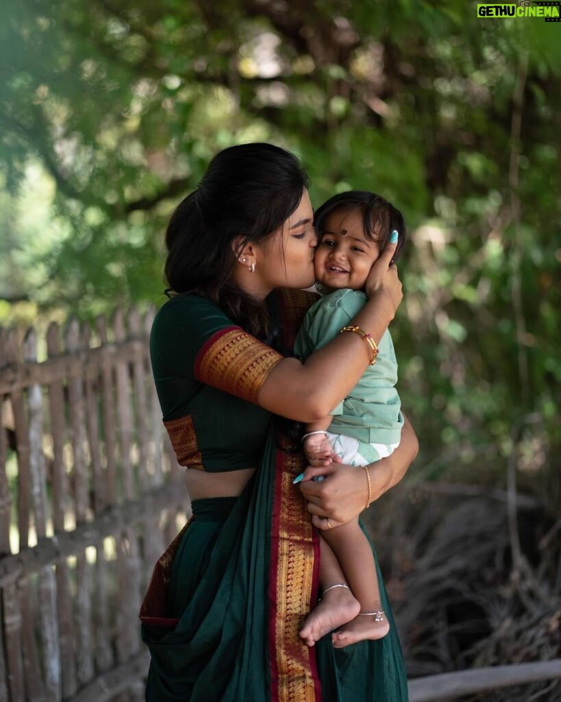 Pranika Dhakshu Instagram - Our beautiful baby girl turns 1 today 🤩🥳 U may be tiny nd small but u have stolen the heart of one and all ❤️ wish u many more happy birthday little one ..I’ll love u forever laddu thangame 😍😘 . . Pc : @daviddanield11 #pranikadhakshu #laddu #babygirl #birthday #ourprincess Coimbatore, Tamil Nadu
