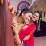 Pranika Dhakshu Instagram - Sister 💙🫂 Do watch upcoming Meenakshi Ponnunga at @zeetamizh for lots of twist and turns ✨ Vc : @siddharth.kapilavayi . . #pranikadhakshu #yamuna #durga #neenakshiponnunga #zeetamil #sistersong #love Chennai, India