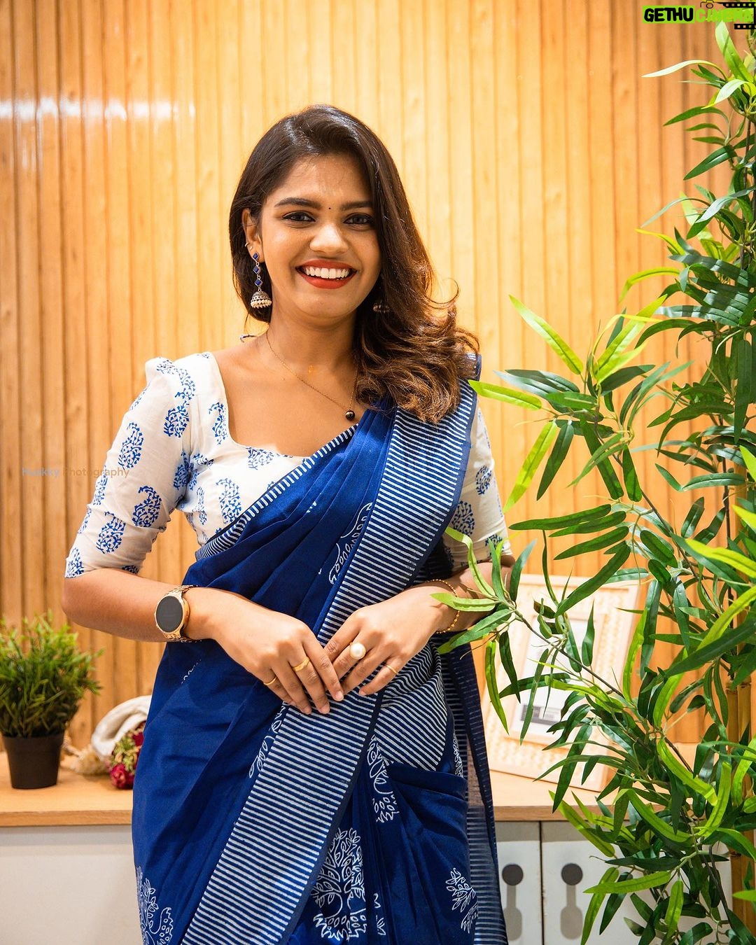 Pranika Dhakshu Instagram - Vaa senthaazhini 🫰🏼 . My love for saree can never fade in this lifetime 😉 Saree is the epitome of poise , grace , nd beauty thanks for send me this beautiful saree @shansika1 ❤️ . . #pranikadhakshu #zara #sareelover #grateful Coimbatore, Tamil Nadu