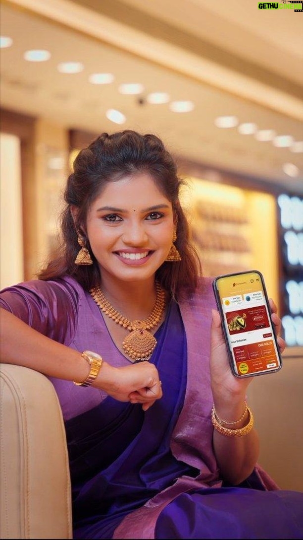Pranika Dhakshu Instagram - #DigiGold Mobile App ரூபாய் 100 முதல் Digigold App மூலமாக எப்போது வேண்டுமானாலும் எங்கிருந்தும் வேண்டுமானாலும், எத்தனை முறை வேண்டுமானாலும் தங்கத்தை சேமிக்கலாம். 11 மாத சேமிப்பின் முடிவில் அதிகபட்சமாக 5% கூடுதல் பலன்களுடன் தங்கமாகவோ அல்லது தங்க நாணயங்களாகவோ தங்கமயிலின் எந்தவொரு கிளையிலும் பெற்றுக் கொள்ளலாம்...! மேலும் விபரங்களுக்கு *Link in @thangamayildigigold bio. #thangamayil #digigold #goldcoin #goldsavings #digitalsavings #digialgoldsavings #savingschemes