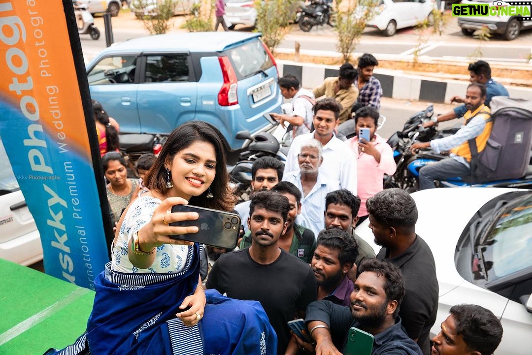 Pranika Dhakshu Instagram - A glimpse frm the grand launch of “Ayngaran housing and properties “ Thindal , erode . . . . @archana_kumaar @thangadurai_actor @vinothkpy @rajaveluvijaytv @abhilashyaswin @sparkling_entertainments Erode, Tamilnadu, India