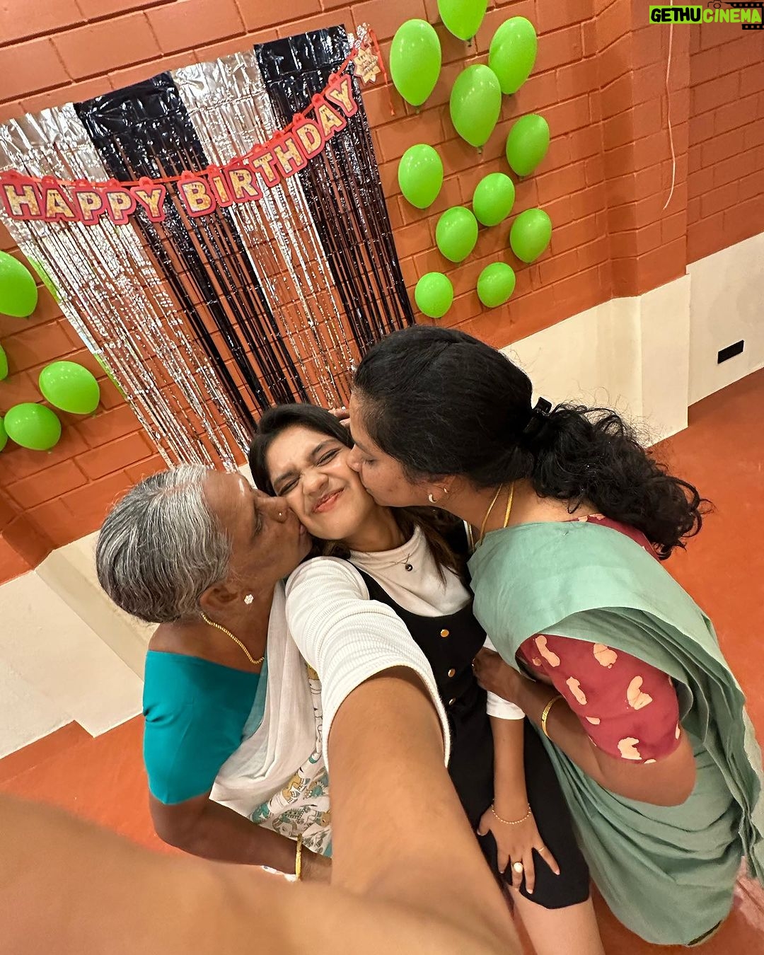 Pranika Dhakshu Instagram - A family is an early heaven 🫂❤️ . . . #momentstobecherished #love #family #beinggrateful Coimbatore, Tamil Nadu