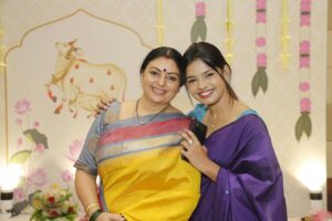 Pranika Dhakshu Instagram - Welcome to the world little one…!!! 🤰✨

Oh PRINCESS ! We can’t wait to meet HER..!! 
Booties and bonnets, ribbons and lace, little stuffed toys all over the place. Congratulations on your sweet little girl…!!✨

A great joy is coming all wrapped in pink. We can’t wait to meet her…!!!✨

Thanks for inviting us to share in your baby shower celebrations…!!! @gayathri_yuvraaj Akka & @yuvi_smart ANNA 

.
.
#babyshower #girlbaby #princesswillcome